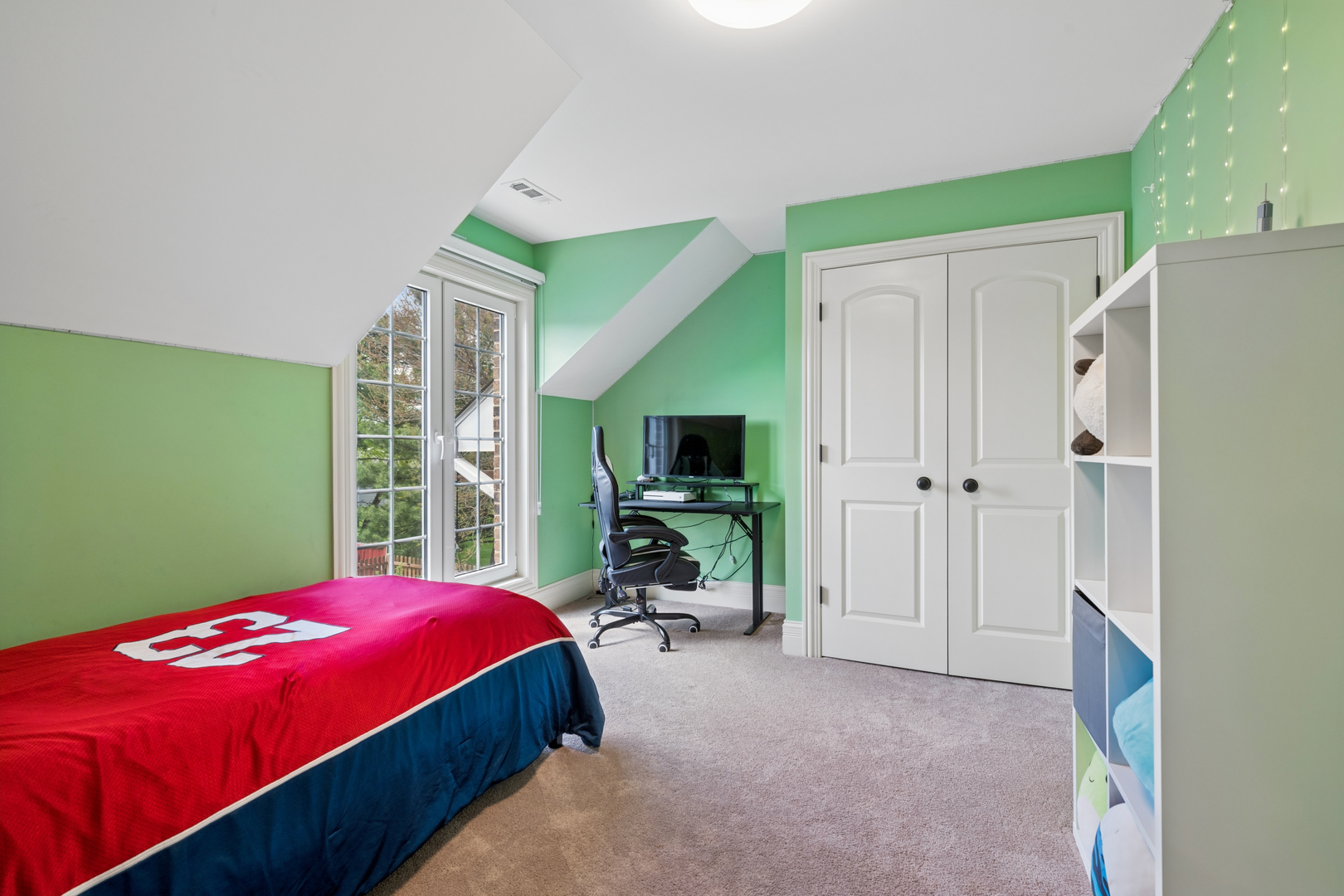 1024 Parker Drive, Schaumburg, IL 60194