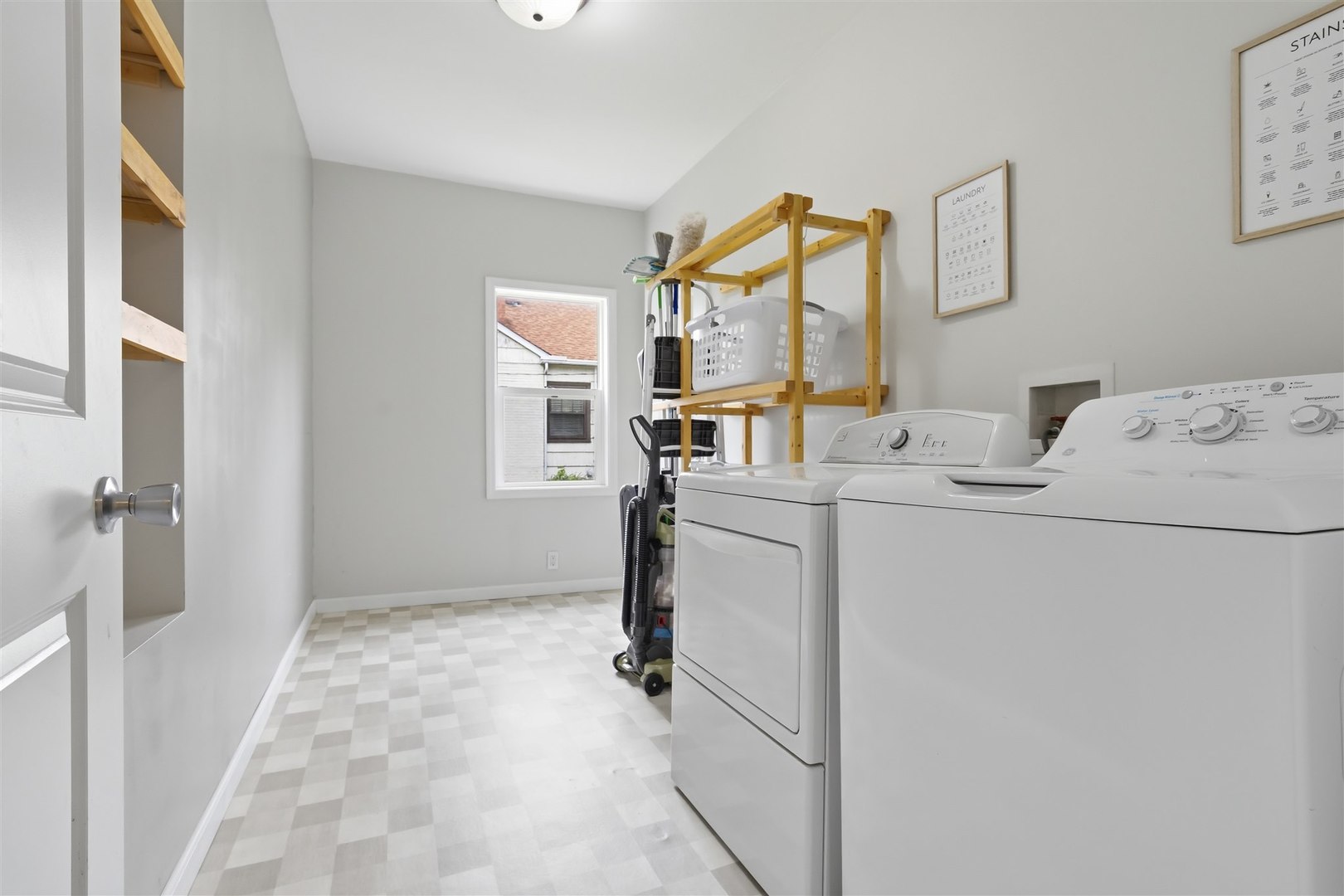357 W 3rd Street, El Paso, IL 61738