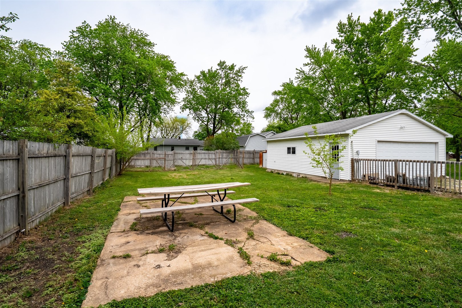 357 W 3rd Street, El Paso, IL 61738