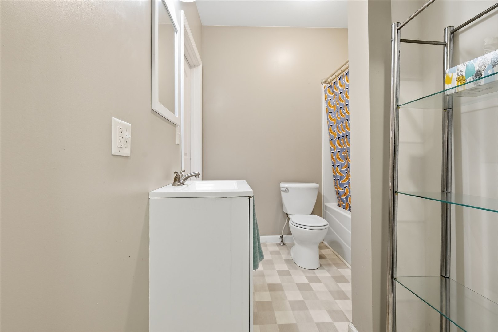 357 W 3rd Street, El Paso, IL 61738