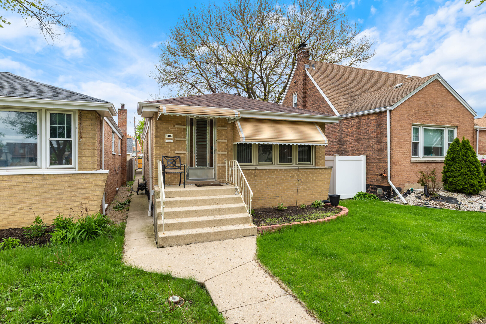 5305 S Menard Avenue, Chicago, IL 60638