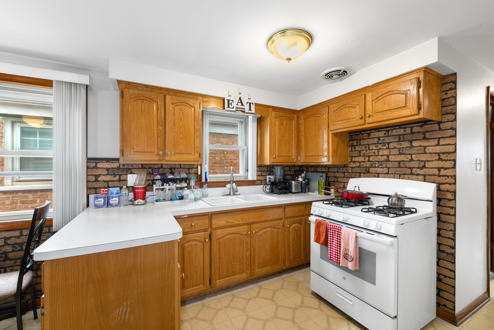 5305 S Menard Avenue, Chicago, IL 60638