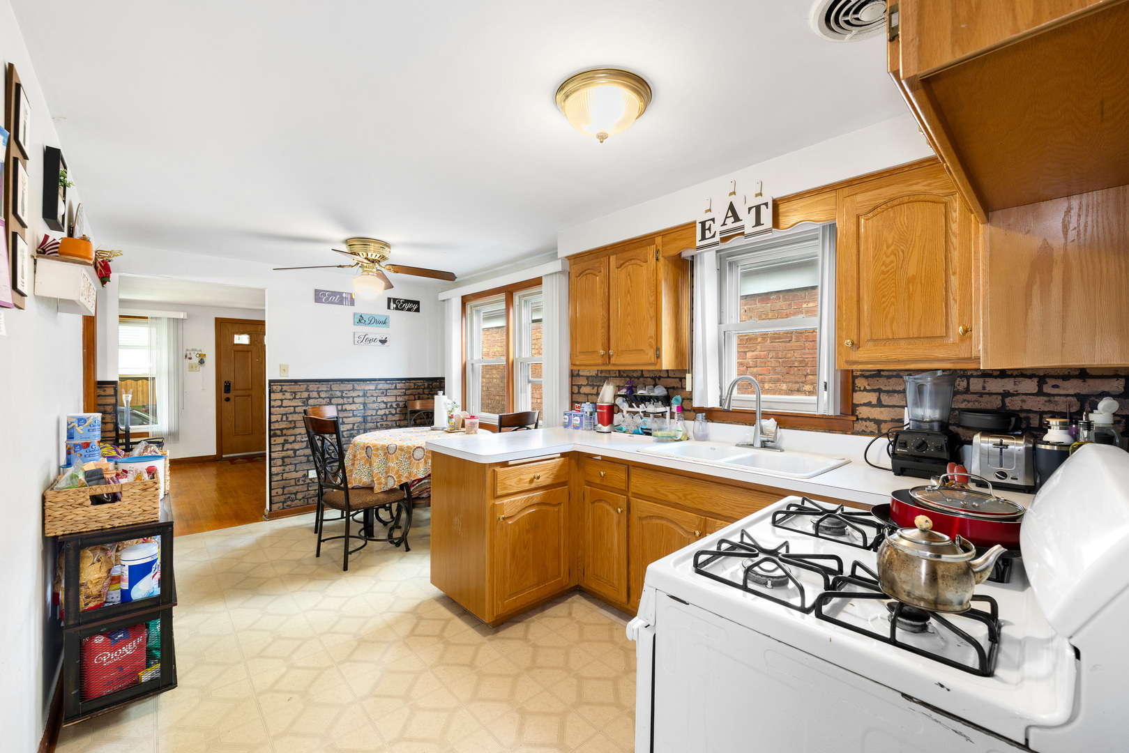 5305 S Menard Avenue, Chicago, IL 60638