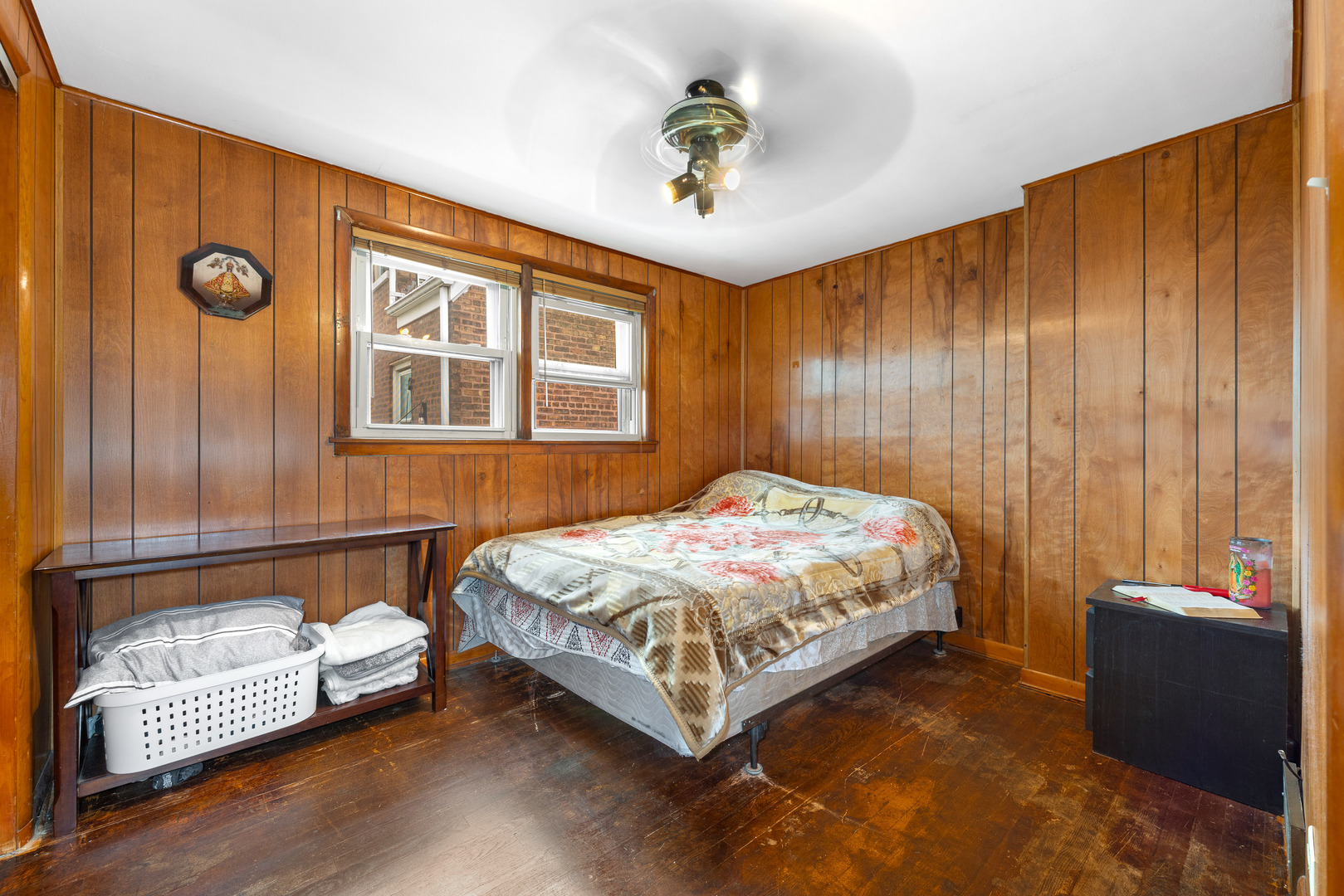 5305 S Menard Avenue, Chicago, IL 60638