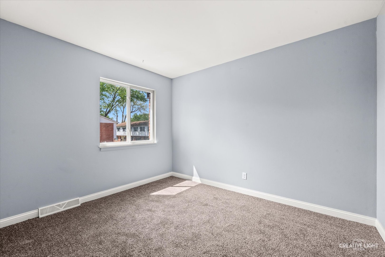 1370 Monomoy Street, Aurora, IL 60506