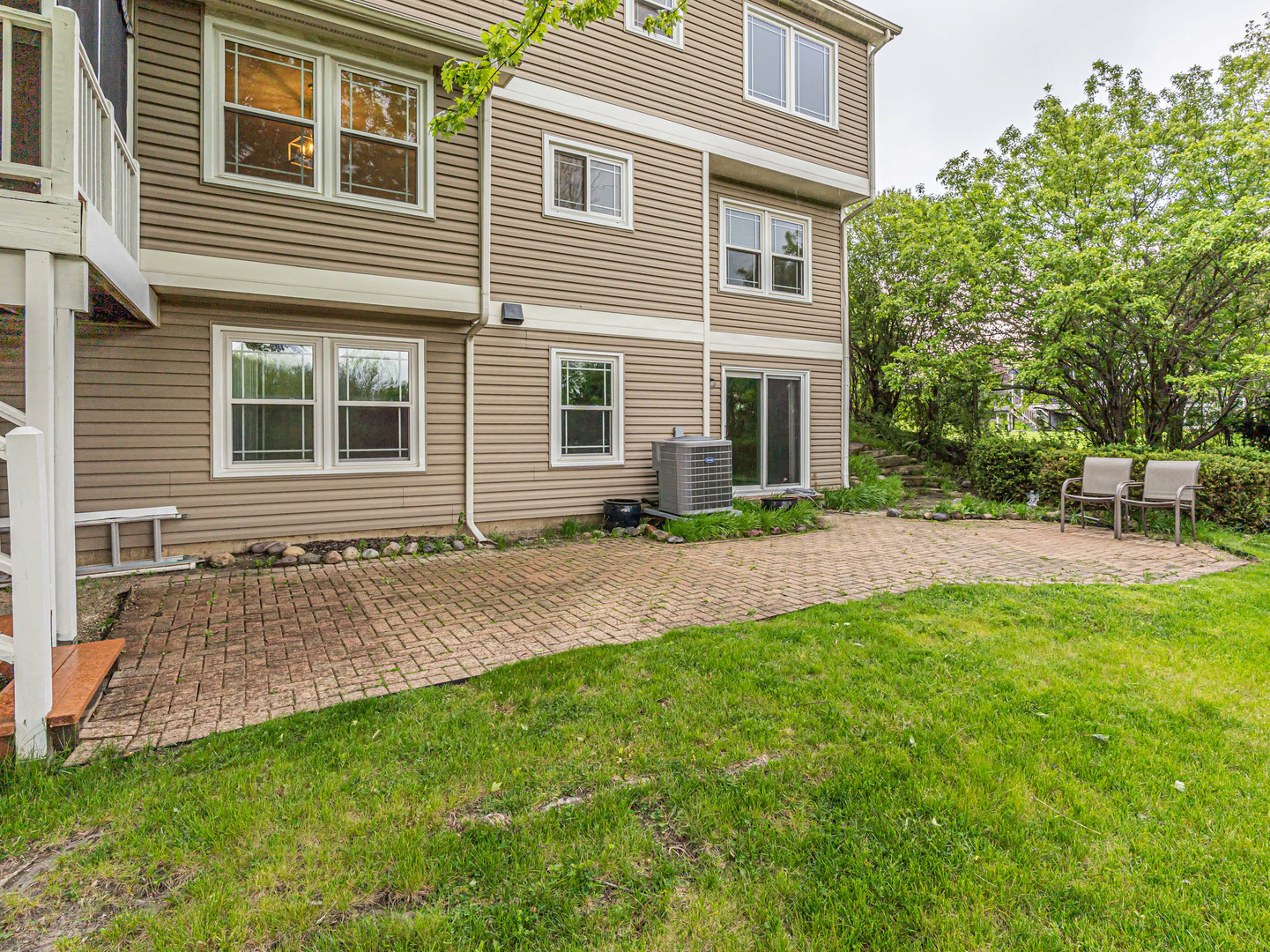 904 Warwick Lane, Lake Zurich, IL 60047
