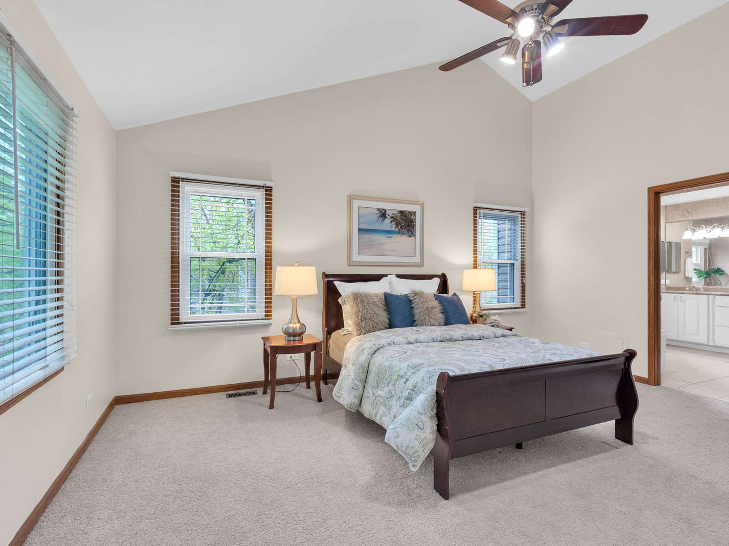 904 Warwick Lane, Lake Zurich, IL 60047