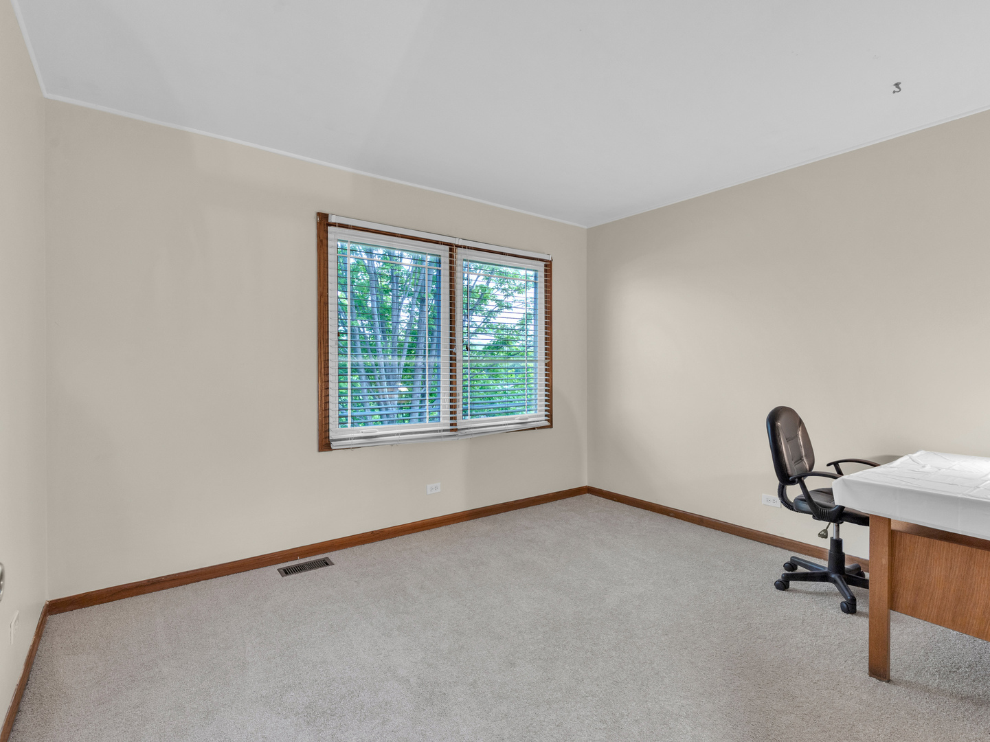 904 Warwick Lane, Lake Zurich, IL 60047