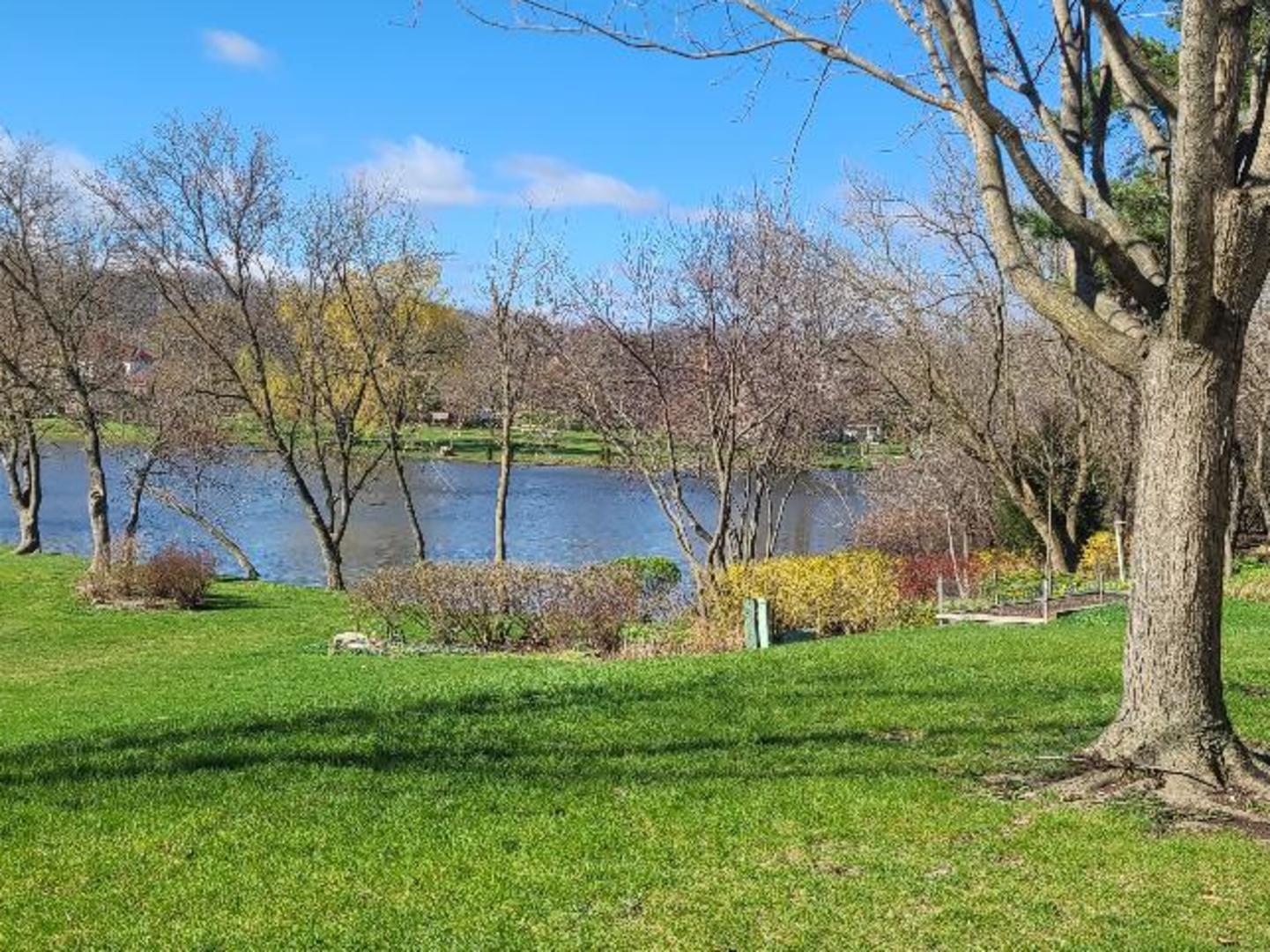 904 Warwick Lane, Lake Zurich, IL 60047