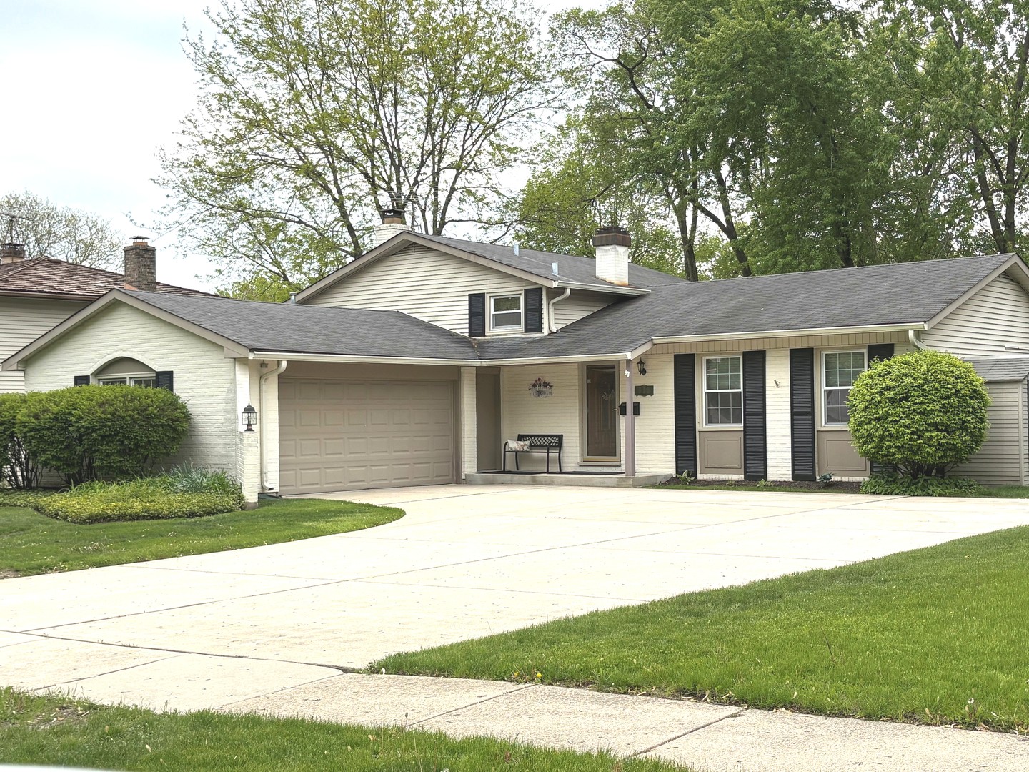 615 E Golf Road, Libertyville, IL 60048