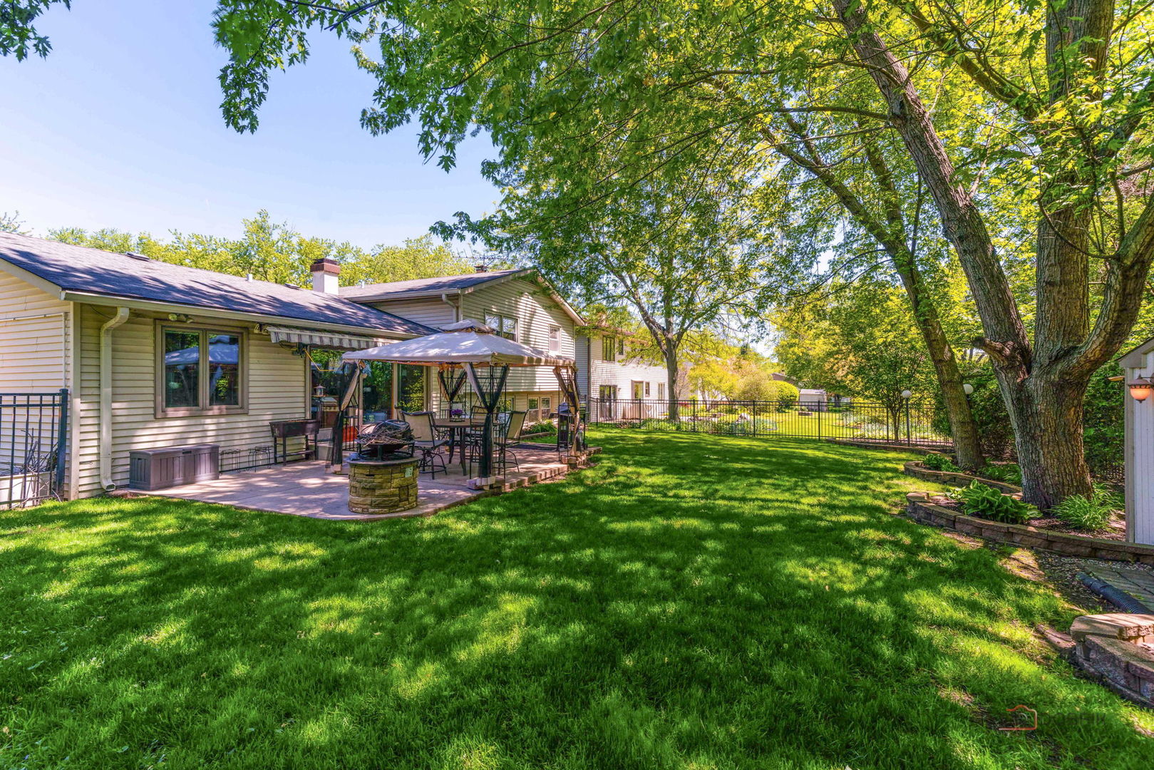 615 E Golf Road, Libertyville, IL 60048