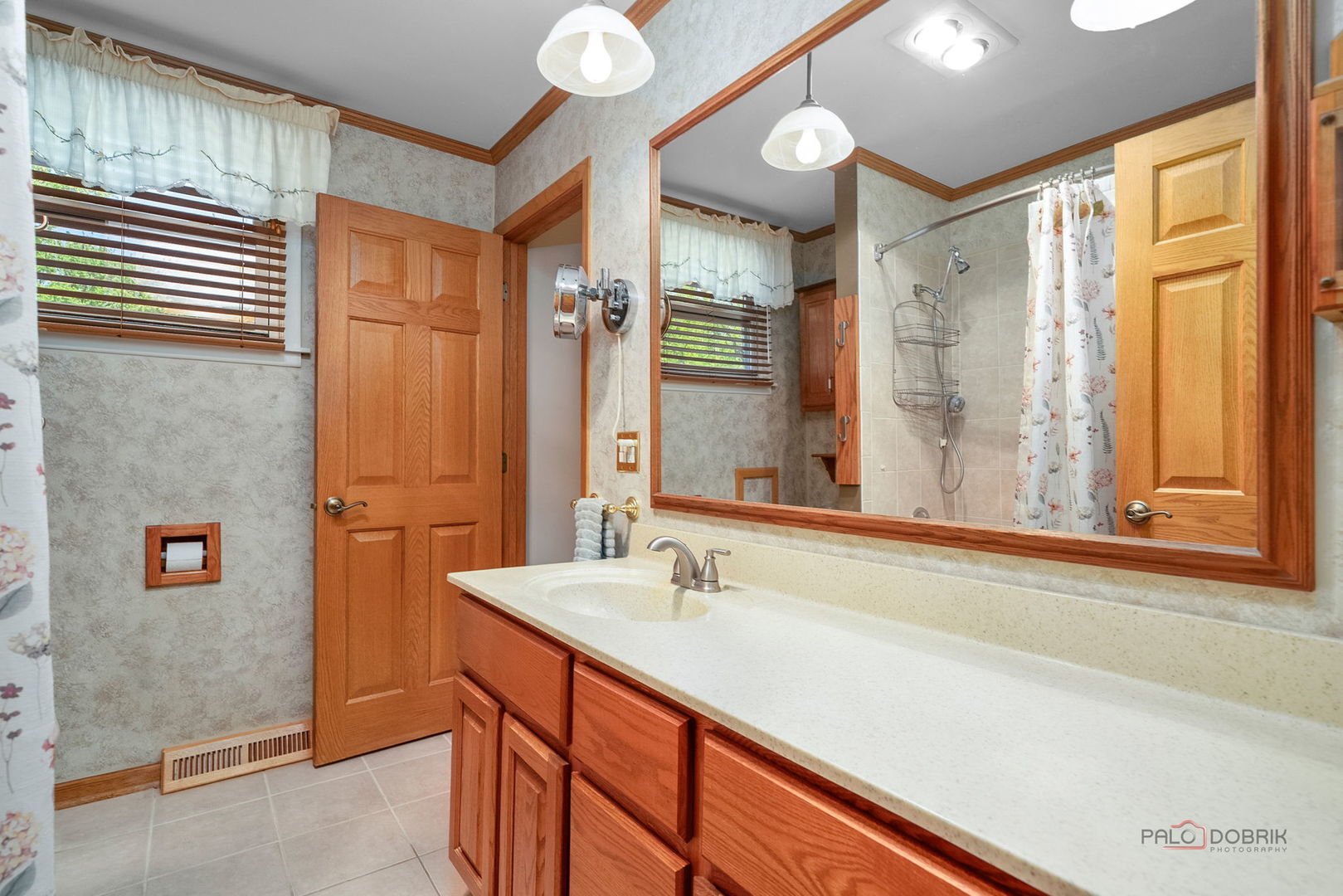 615 E Golf Road, Libertyville, IL 60048