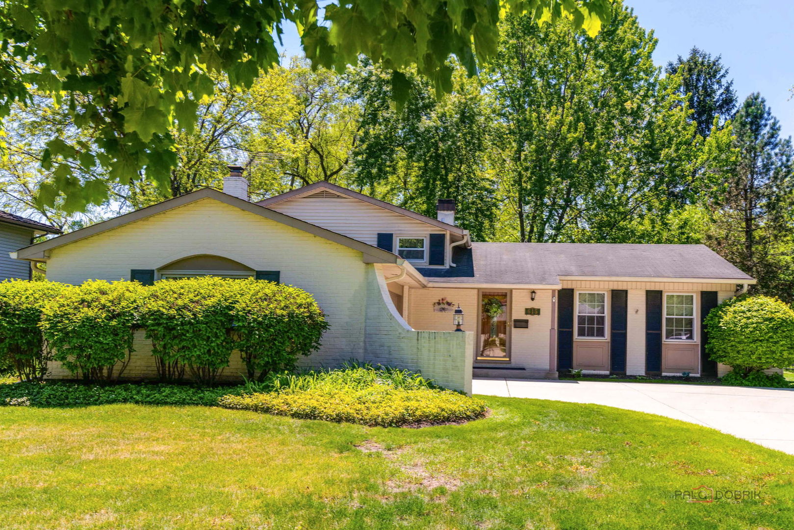 615 E Golf Road, Libertyville, IL 60048