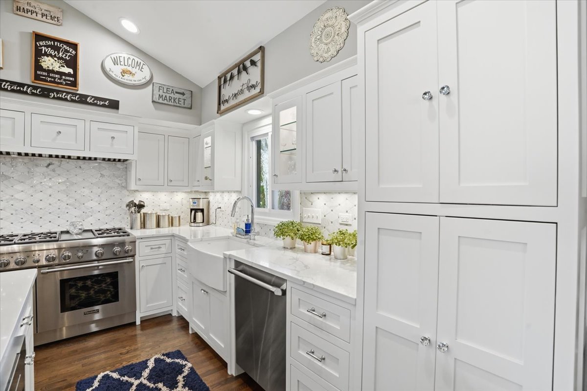 758 7TH Avenue, Libertyville, IL 60048