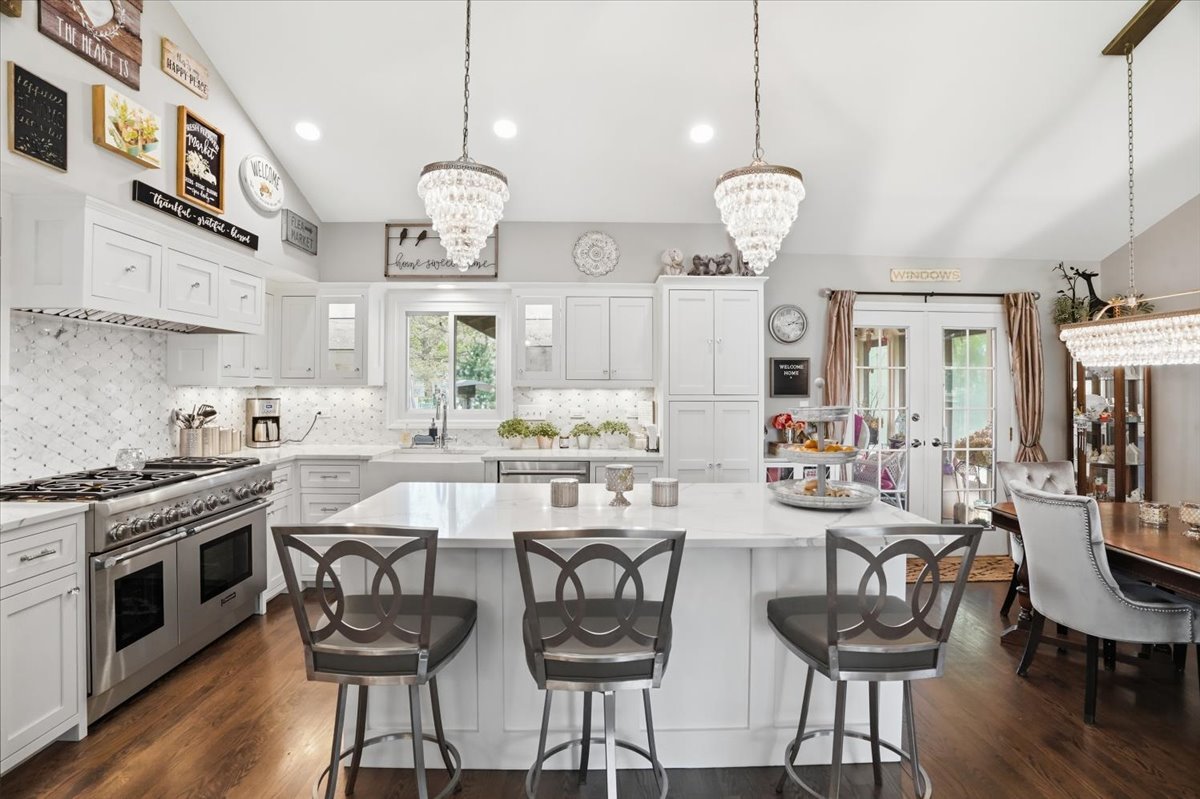 758 7TH Avenue, Libertyville, IL 60048