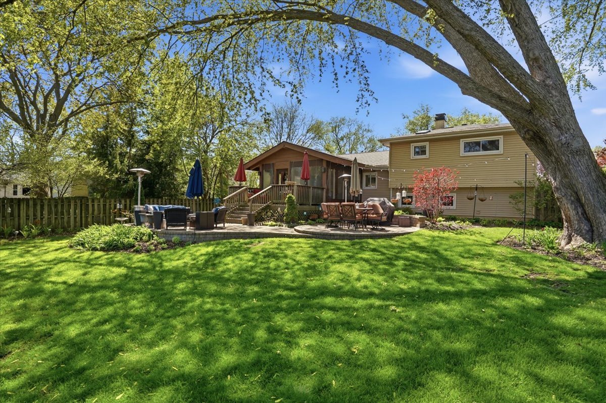 758 7TH Avenue, Libertyville, IL 60048