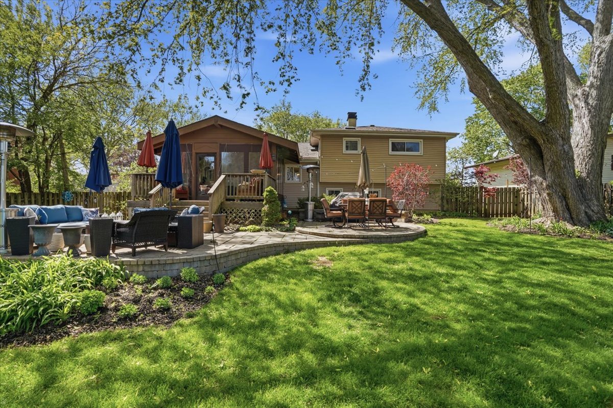 758 7TH Avenue, Libertyville, IL 60048