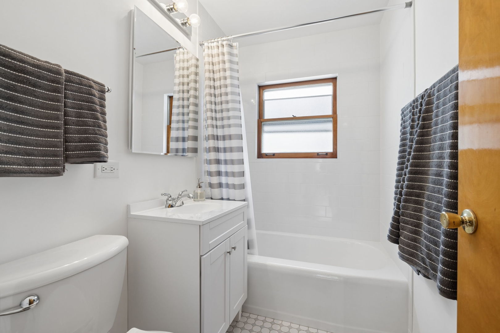 16411 Evans Avenue, South Holland, IL 60473