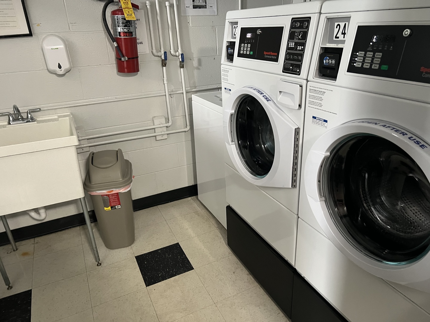 500 Thames Parkway #1F, Park Ridge, IL 60068