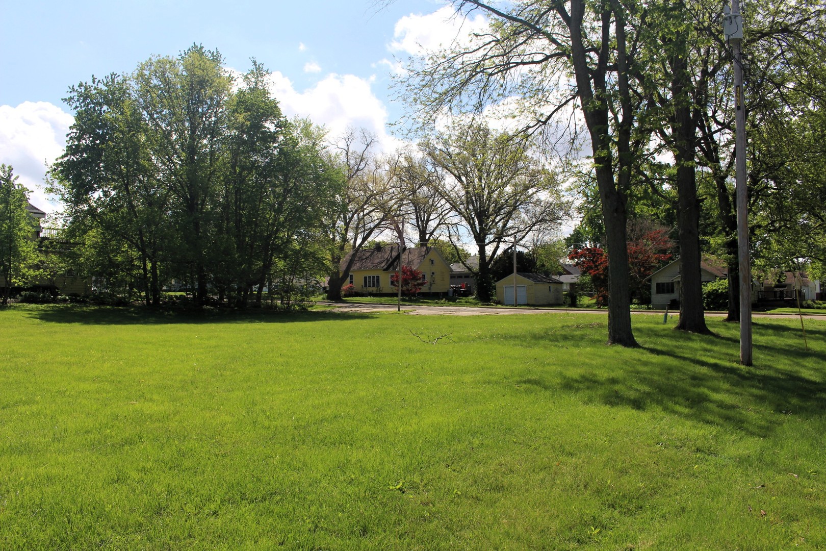 600 E Cedar Street, Leroy, IL 61752