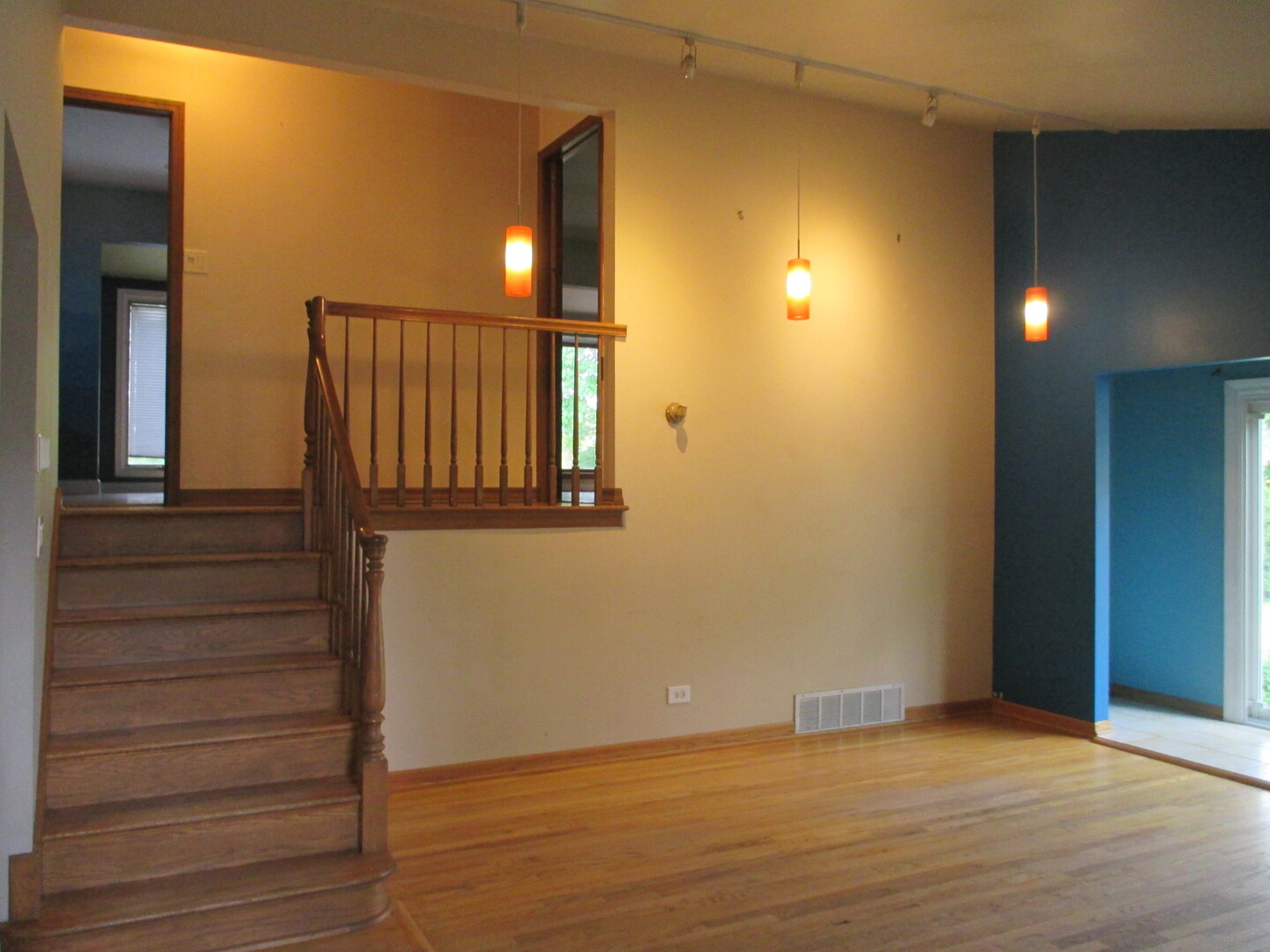 2N131 Willard Street, Carol Stream, IL 60188