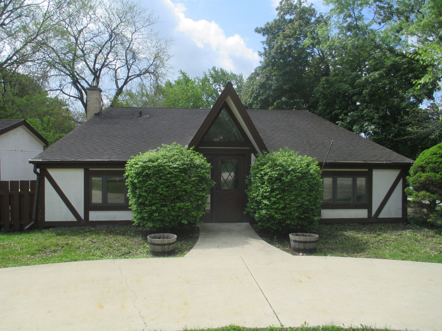 2N131 Willard Street, Carol Stream, IL 60188