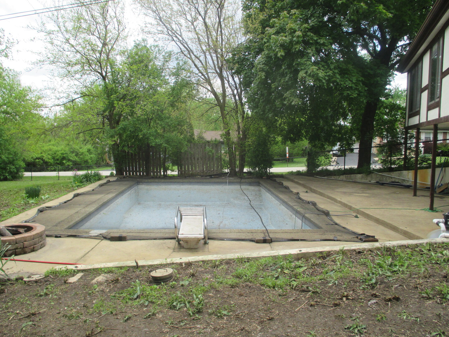 2N131 Willard Street, Carol Stream, IL 60188