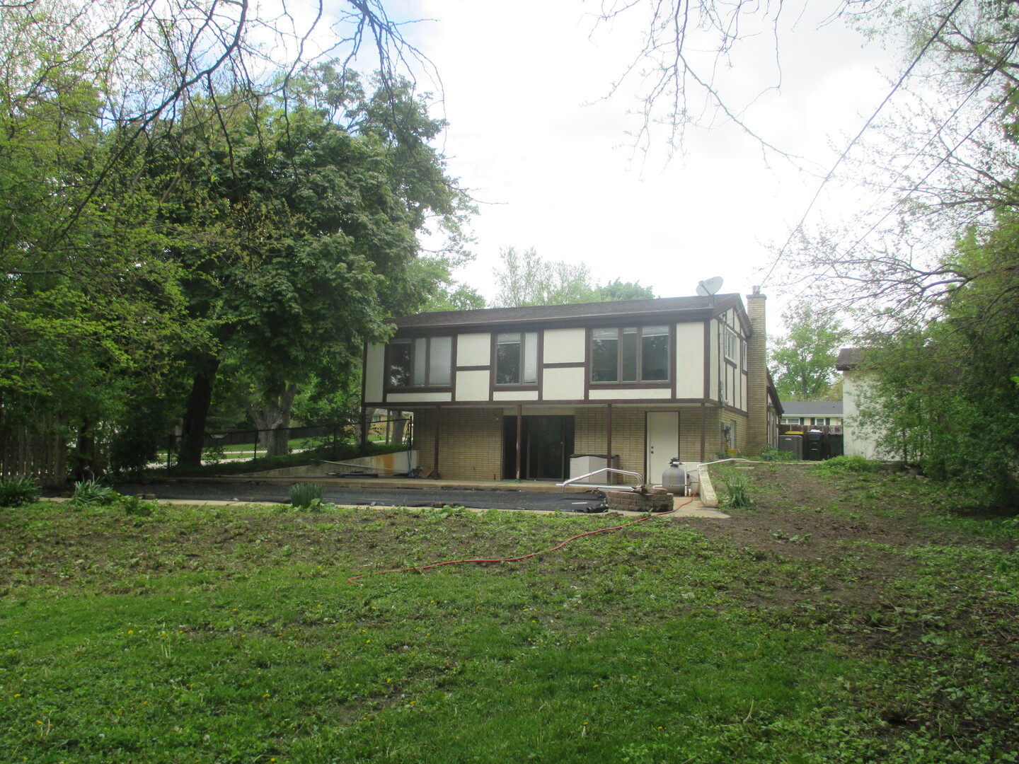 2N131 Willard Street, Carol Stream, IL 60188