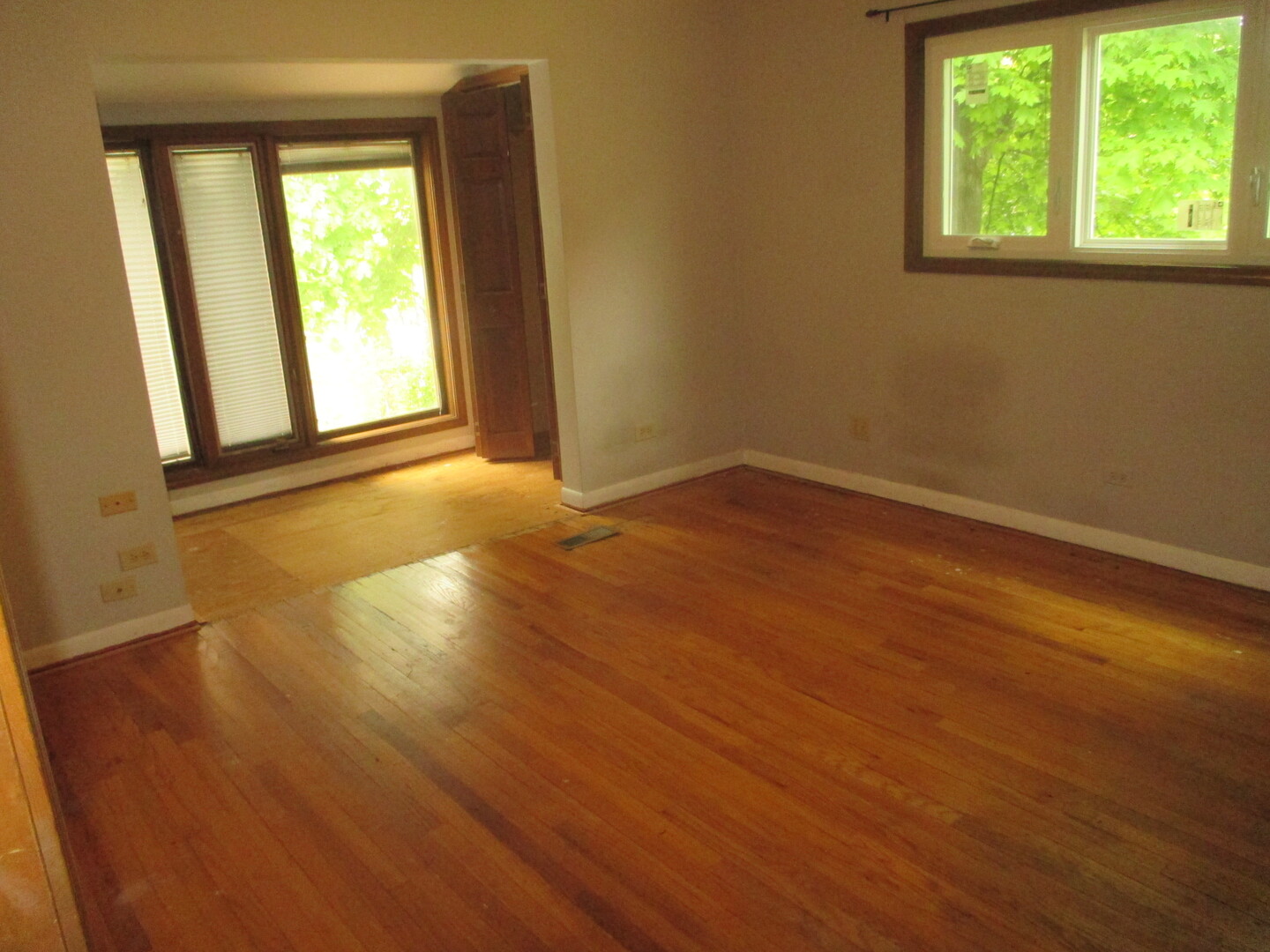 2N131 Willard Street, Carol Stream, IL 60188