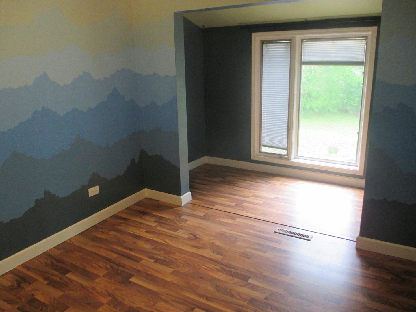 2N131 Willard Street, Carol Stream, IL 60188