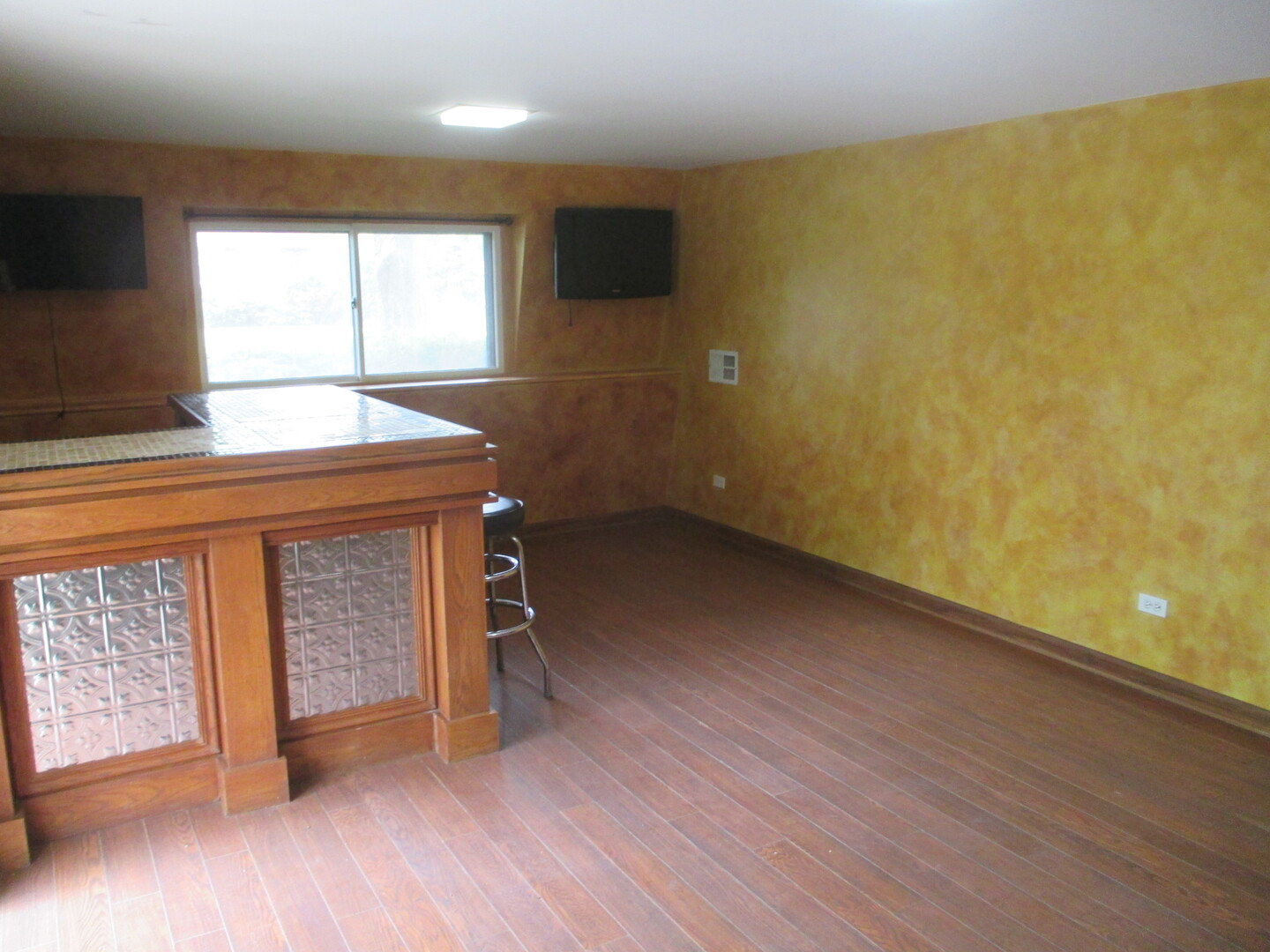 2N131 Willard Street, Carol Stream, IL 60188