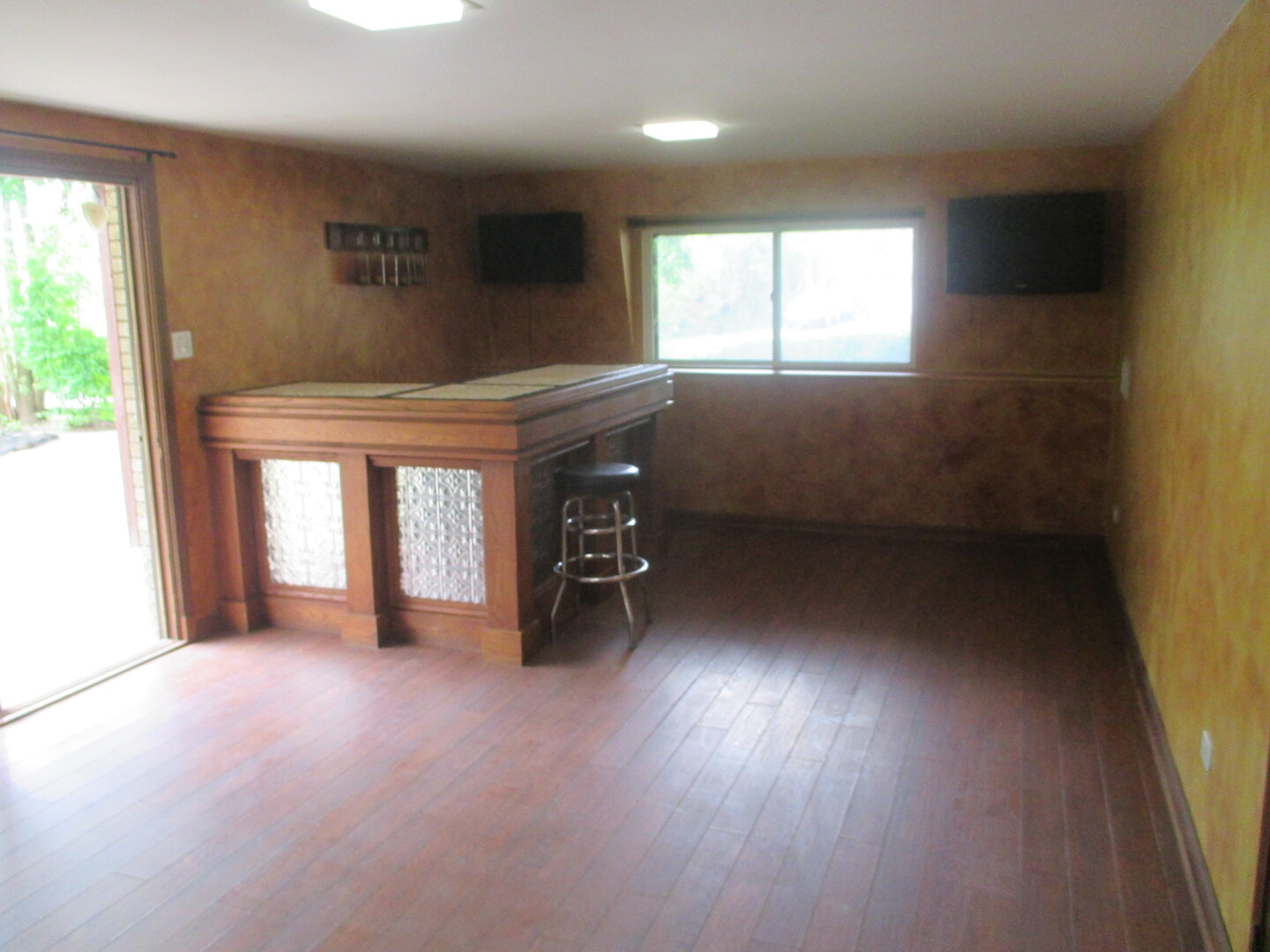 2N131 Willard Street, Carol Stream, IL 60188