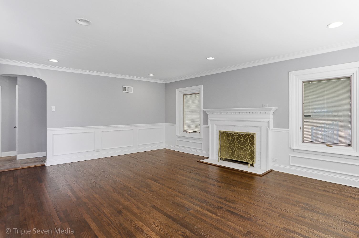 8034 S Clyde Avenue, Chicago, IL 60617