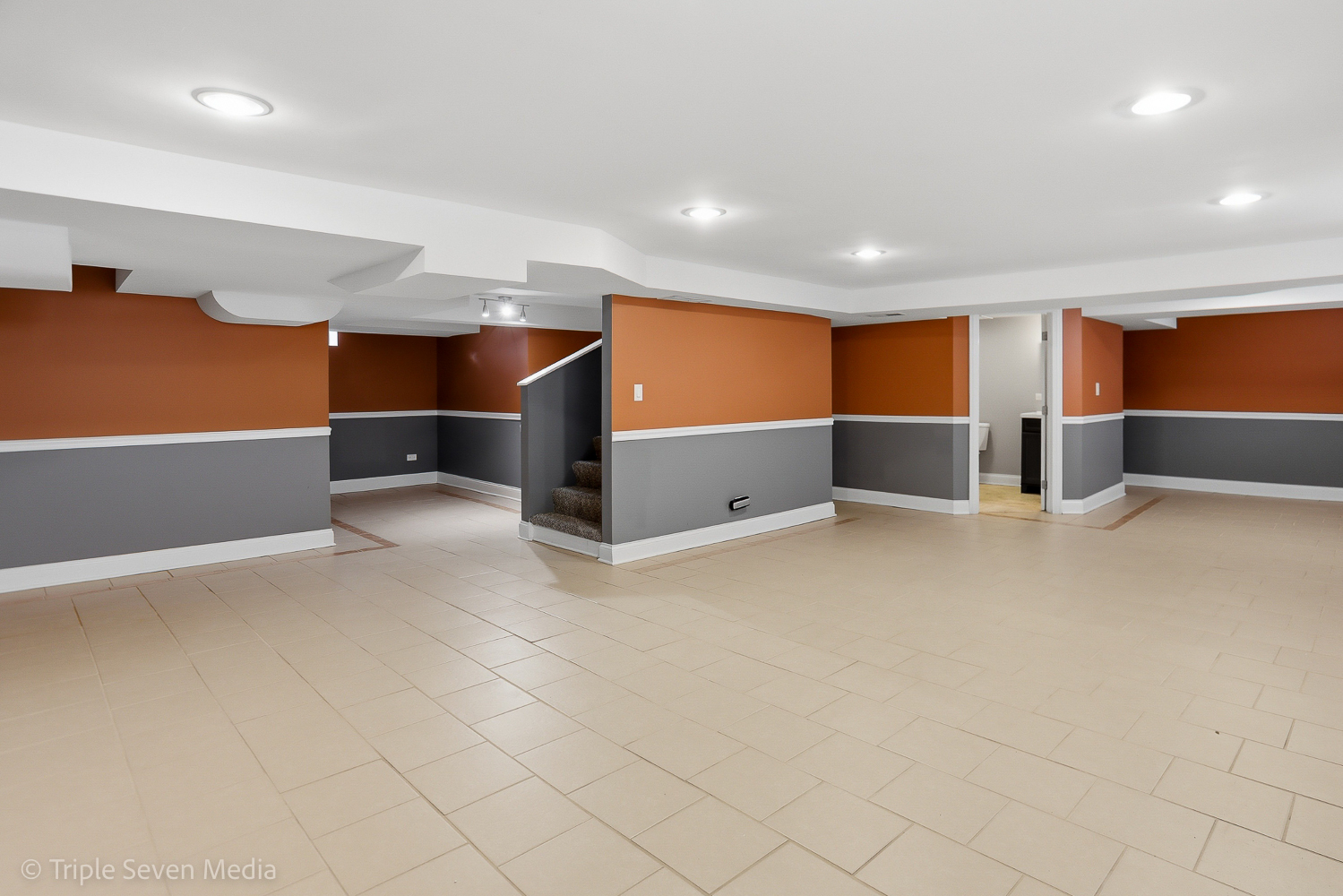 8034 S Clyde Avenue, Chicago, IL 60617