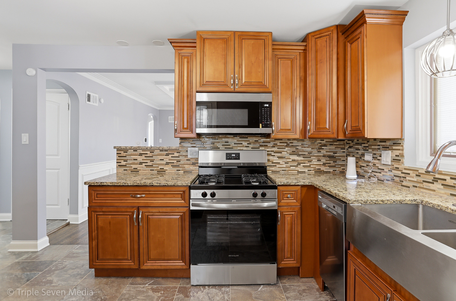 8034 S Clyde Avenue, Chicago, IL 60617