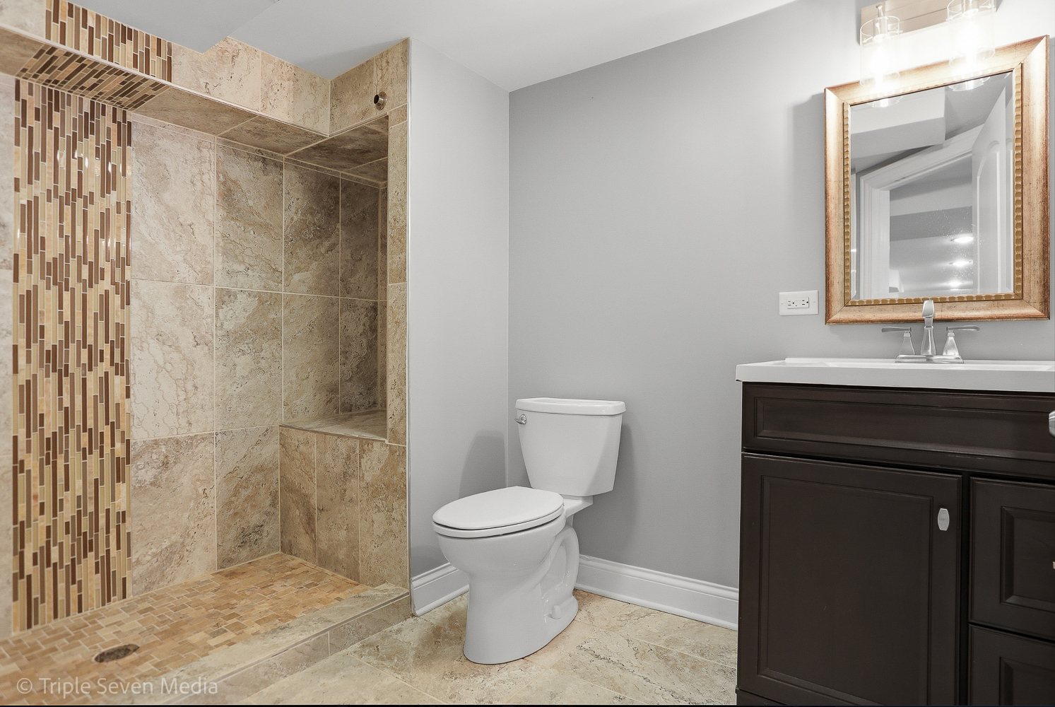 8034 S Clyde Avenue, Chicago, IL 60617