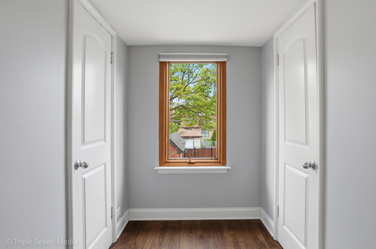 8034 S Clyde Avenue, Chicago, IL 60617