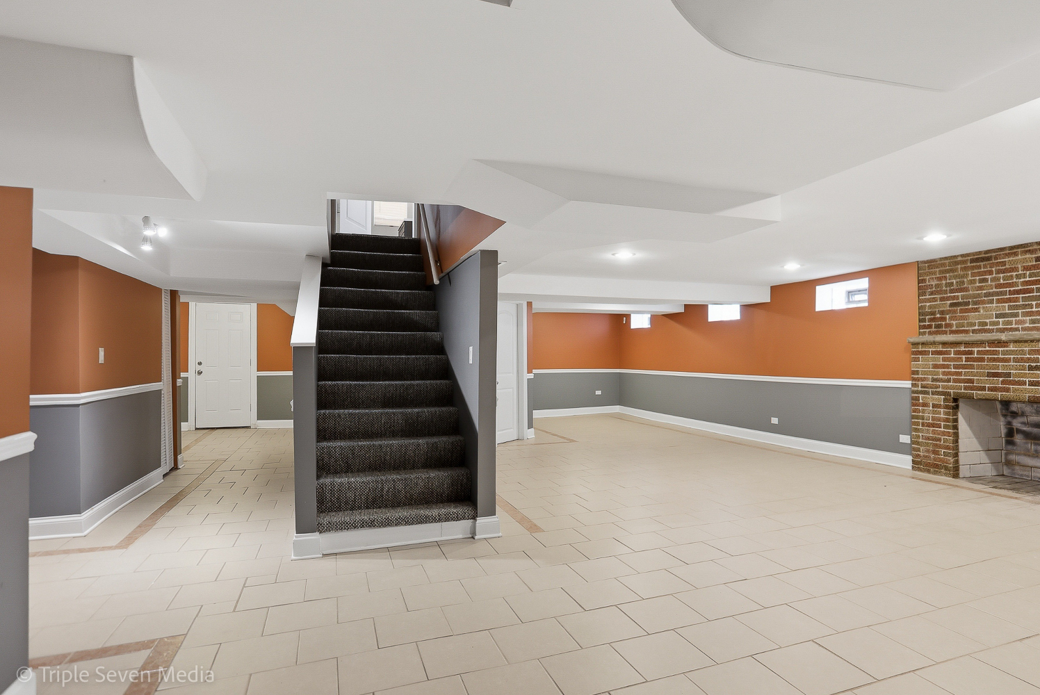 8034 S Clyde Avenue, Chicago, IL 60617