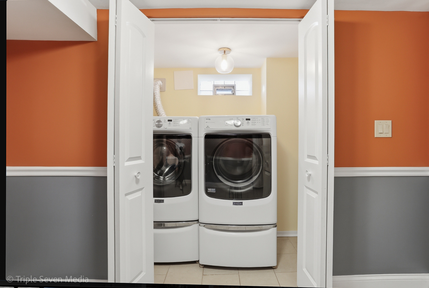 8034 S Clyde Avenue, Chicago, IL 60617