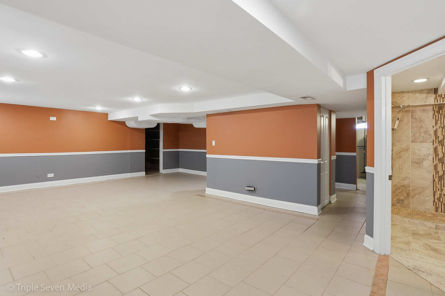 8034 S Clyde Avenue, Chicago, IL 60617