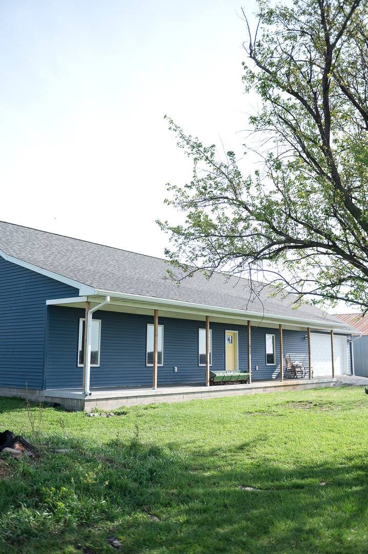 466 County Road 100, Sadorus, IL 61872