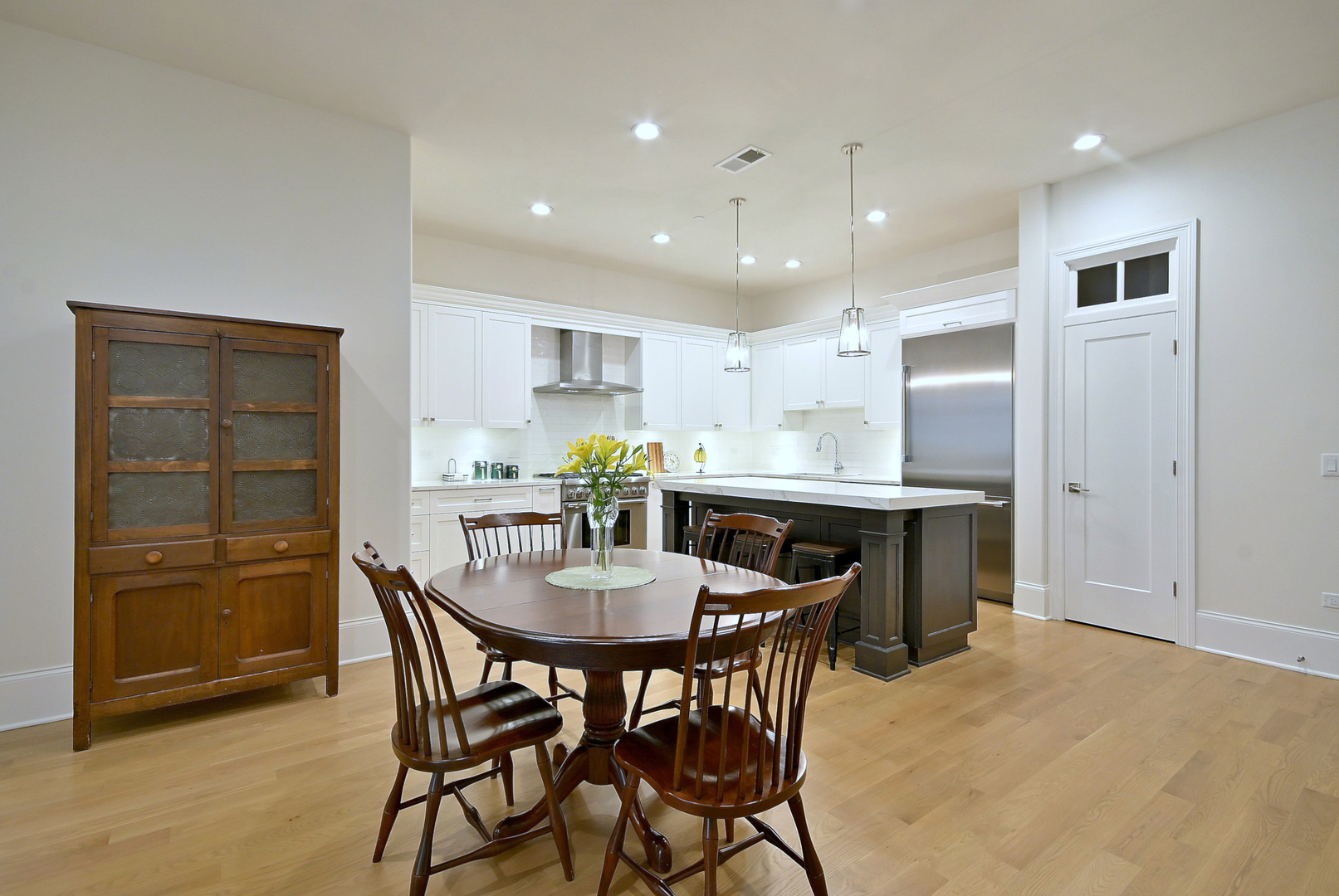 105 S Cottage Hill Avenue #206, Elmhurst, IL 60126