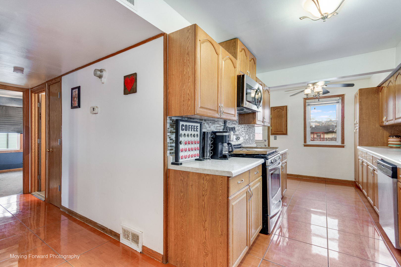 14325 Kilbourne Avenue, Midlothian, IL 60445