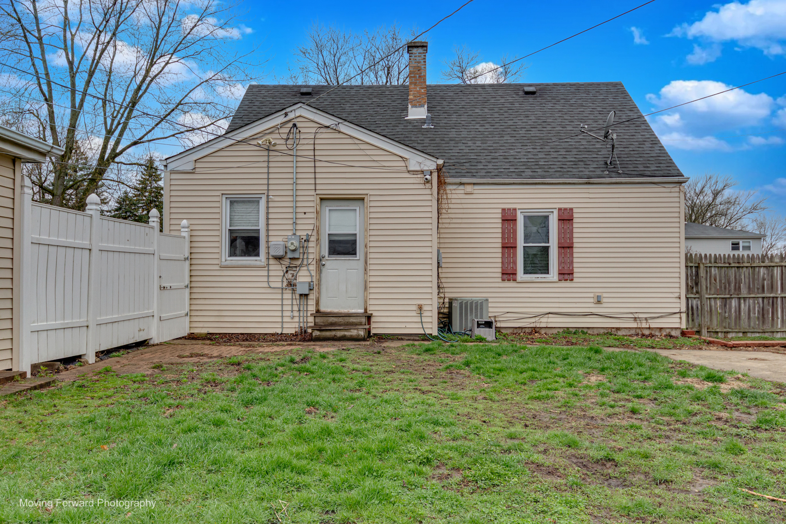 14325 Kilbourne Avenue, Midlothian, IL 60445