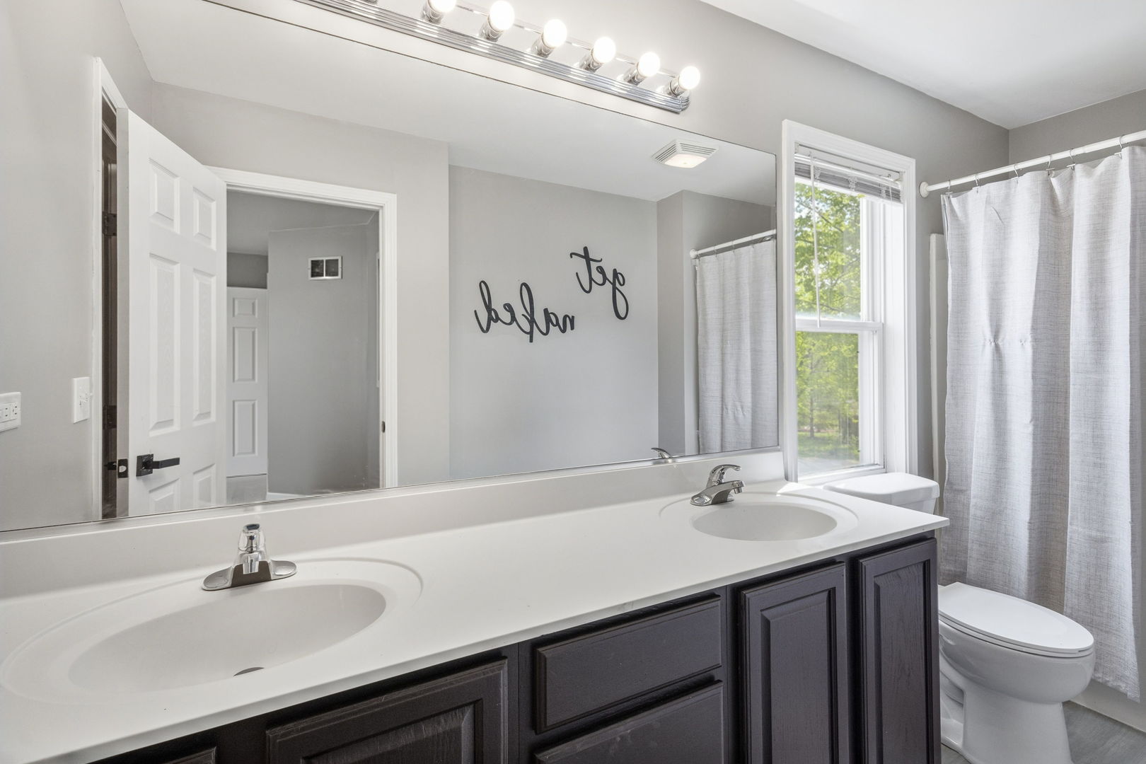 150 Wilson Way, South Elgin, IL 60177