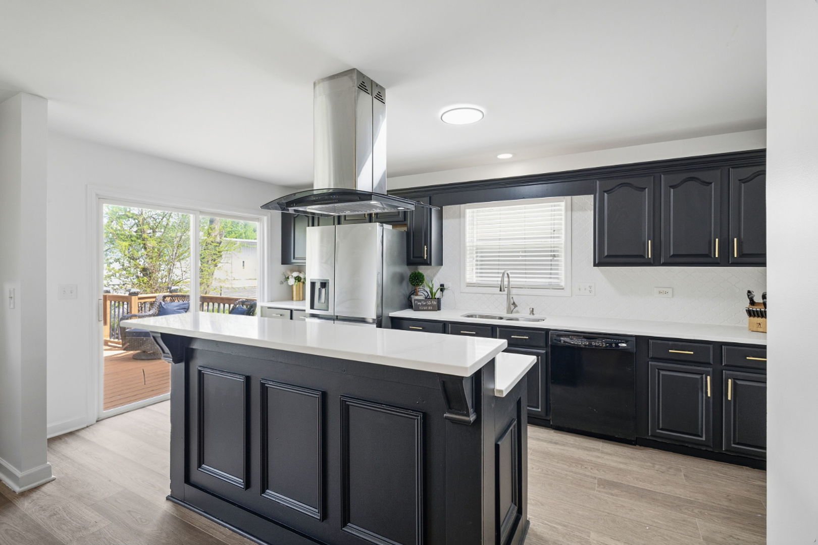 150 Wilson Way, South Elgin, IL 60177