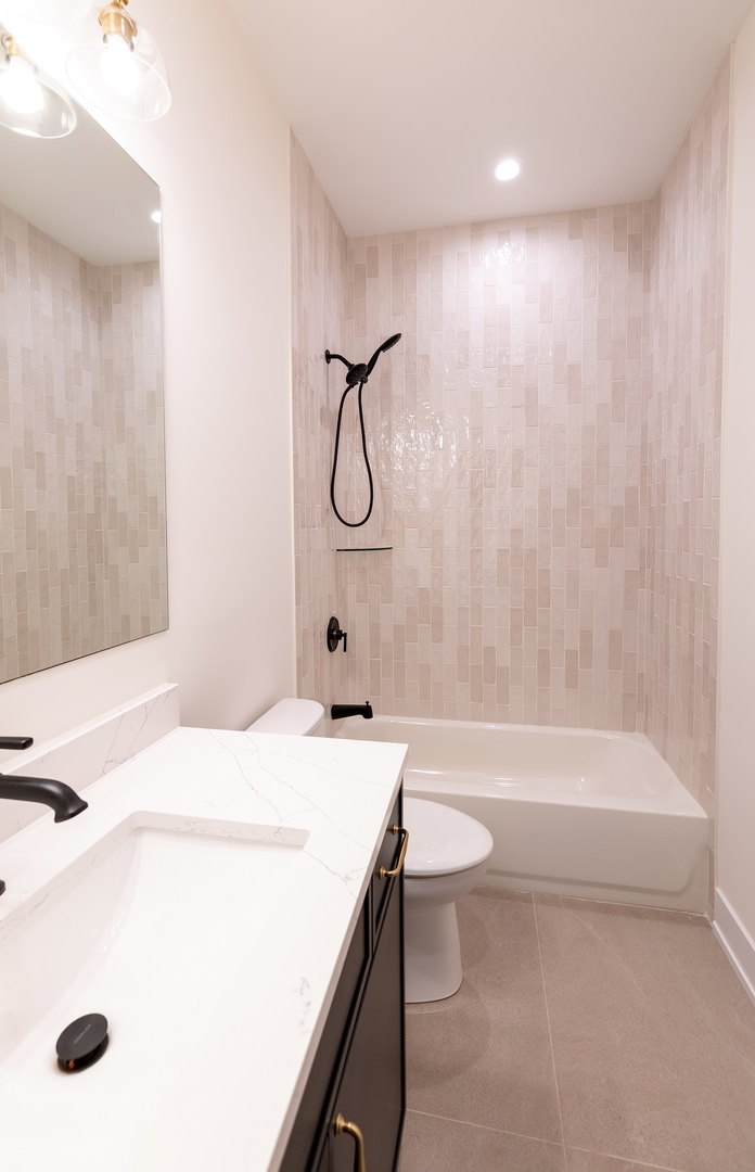 941 N Winchester Avenue #1, Chicago, IL 60622