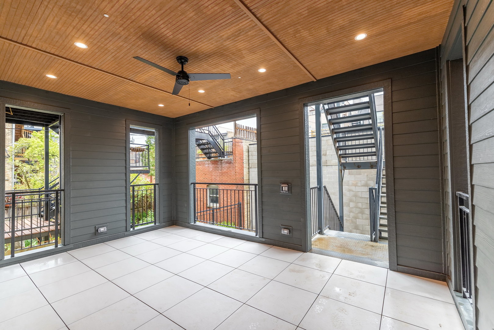 941 N Winchester Avenue #1, Chicago, IL 60622