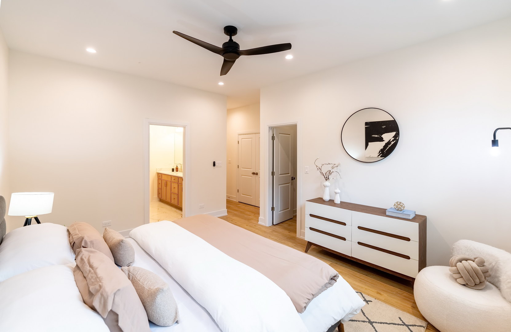 941 N Winchester Avenue #1, Chicago, IL 60622