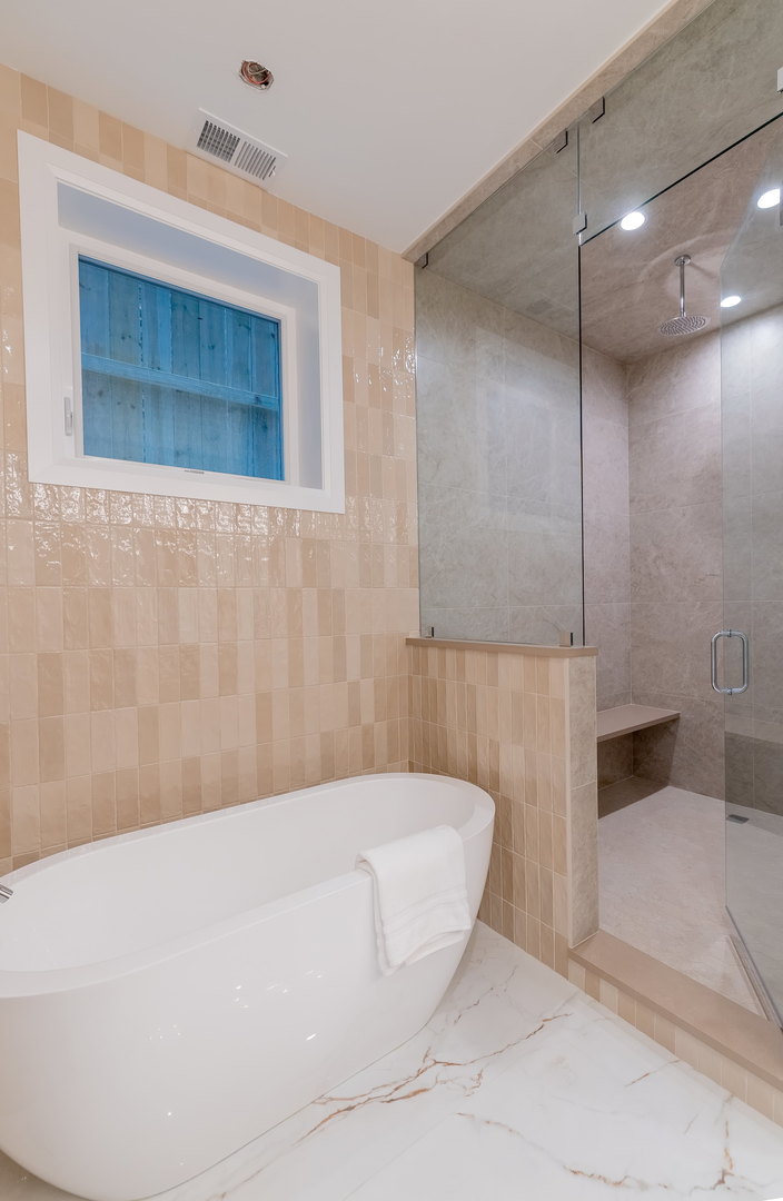 941 N Winchester Avenue #1, Chicago, IL 60622